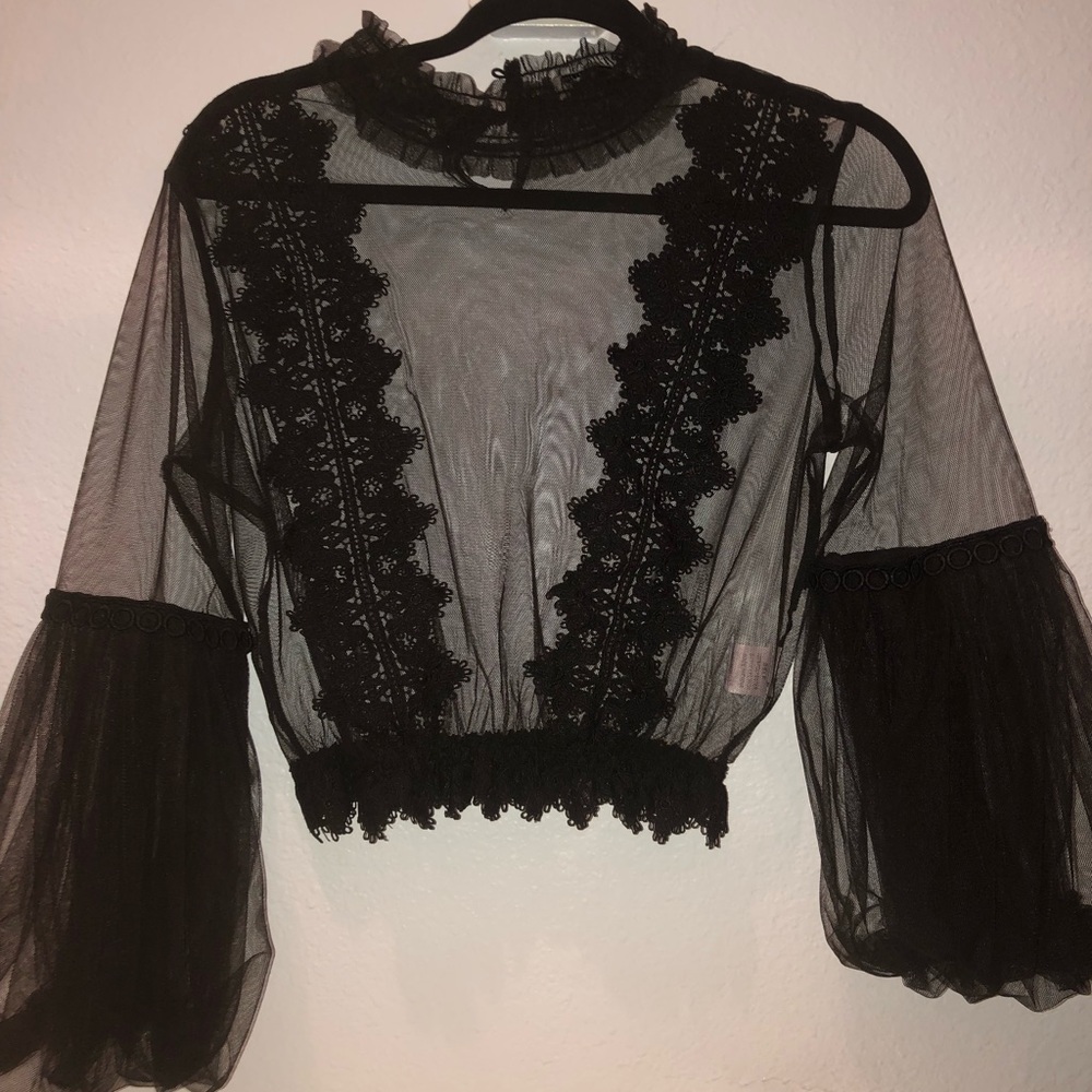 Beautiful boutique style top!